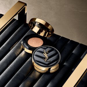 Le Cushion Encre de Peau Cushion Foundation